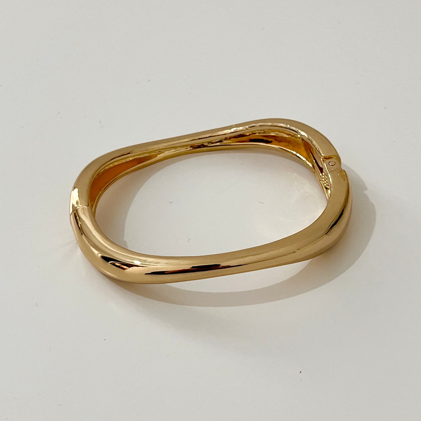 Aria Gold Bangle