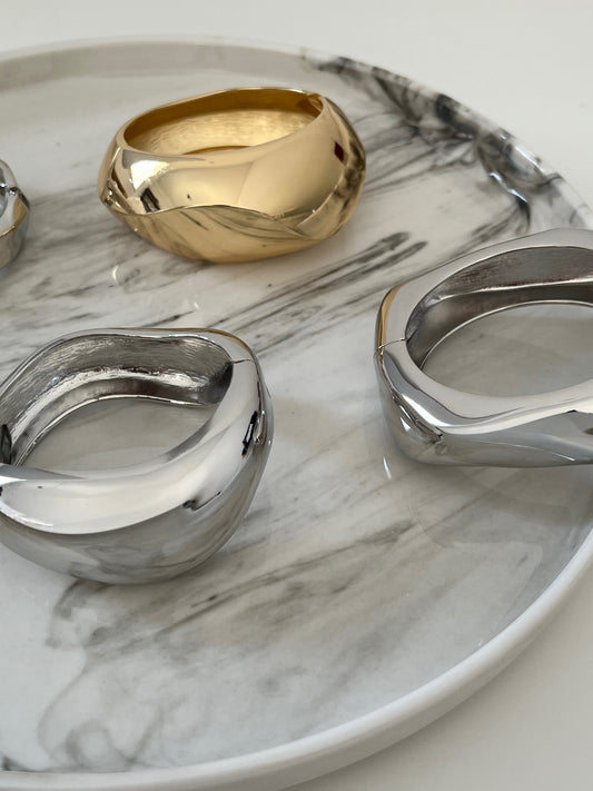Diana Gold Bangle