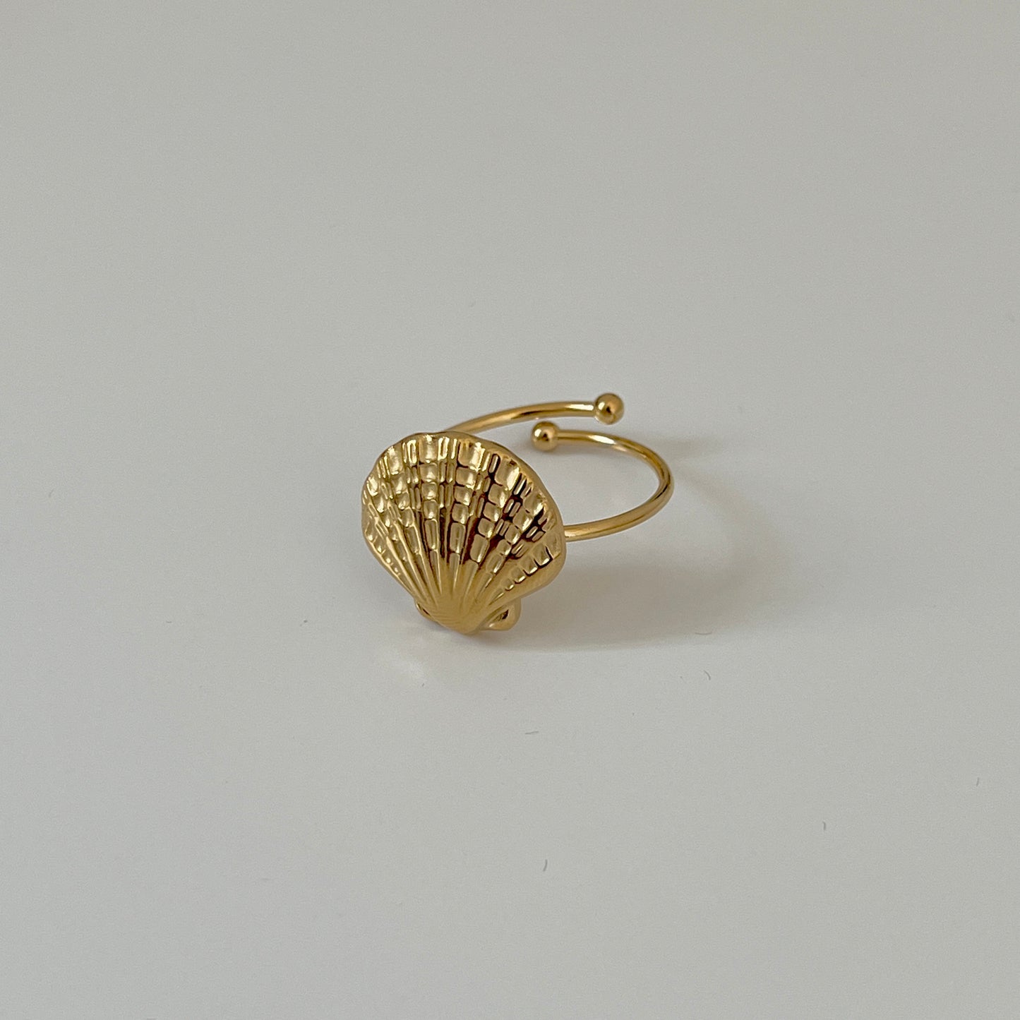 Golden shell ring