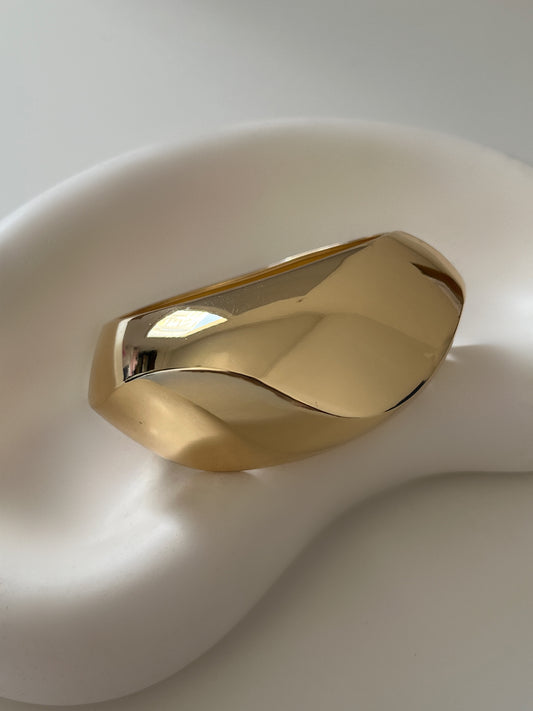 Diana Gold Bangle